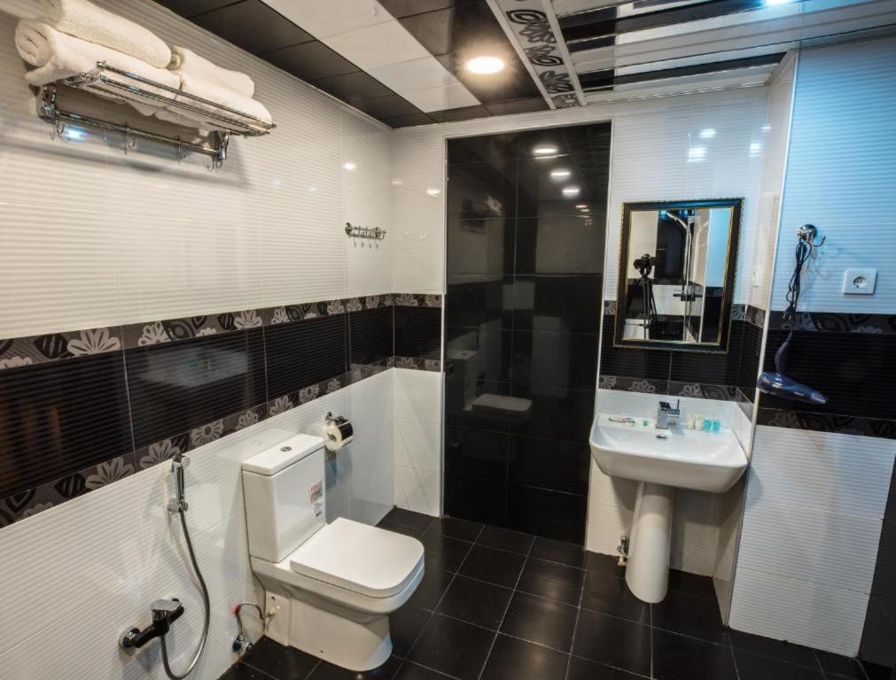 Prestige Boutique Hotel Baku Bagian luar foto